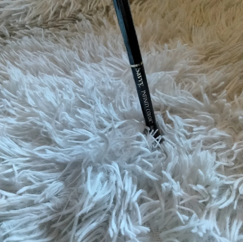 🆕 Savvy Lip Liner Icy Mauve 💎